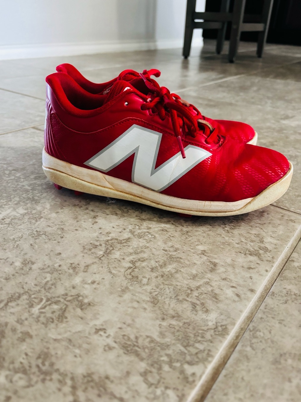 New Balance Boys’ Red Baseball Cleats